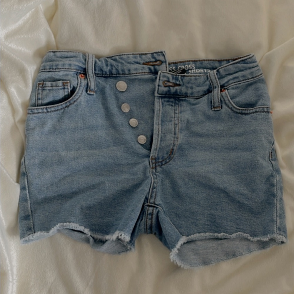 SONG CRISS CROSS SHORTS!